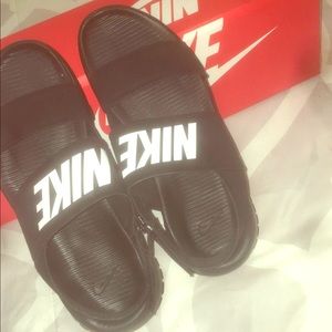 Clothes & shoes & bags